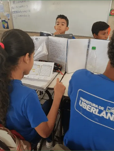 Ensinando os fundamentos da computação - Módulo Computação desplugada
